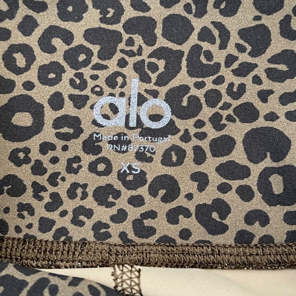 Alo Yoga Leopard High Waist Vapor Leggings - Picture 8 of 9